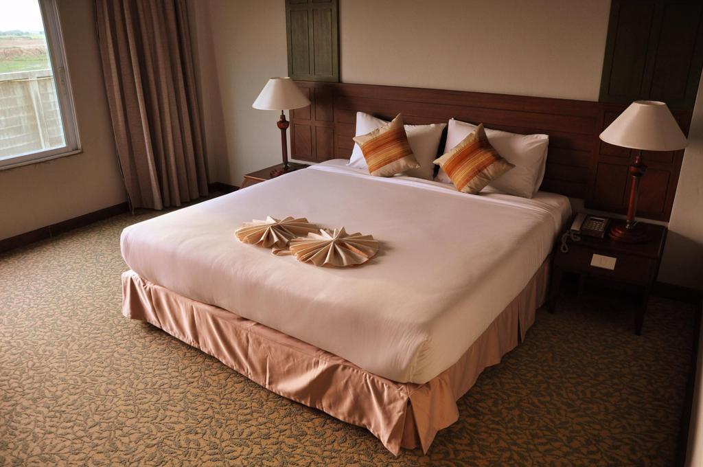 At Ayutthaya Hotel Habitación foto